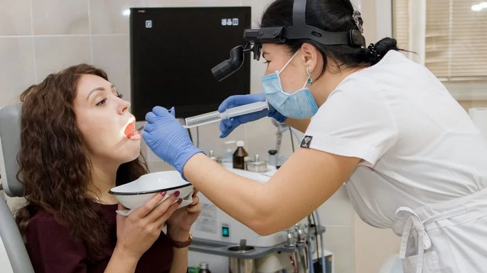 izmazgājot ausu tārpus